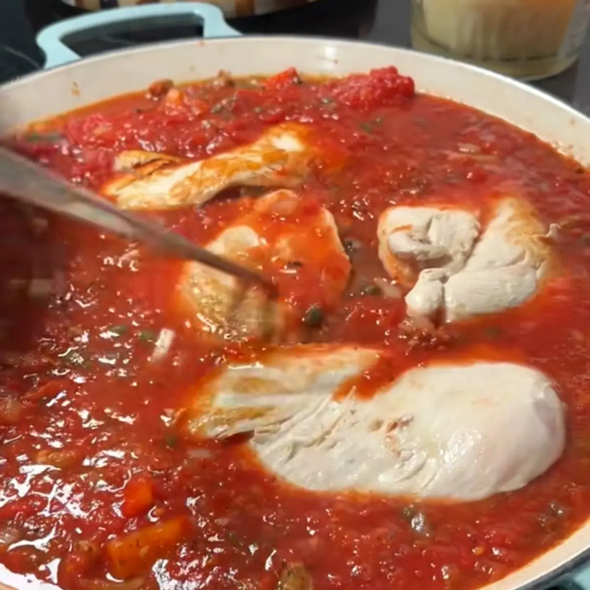 Preparation step for Pepperoni Pizza Chicken Cacciatore.